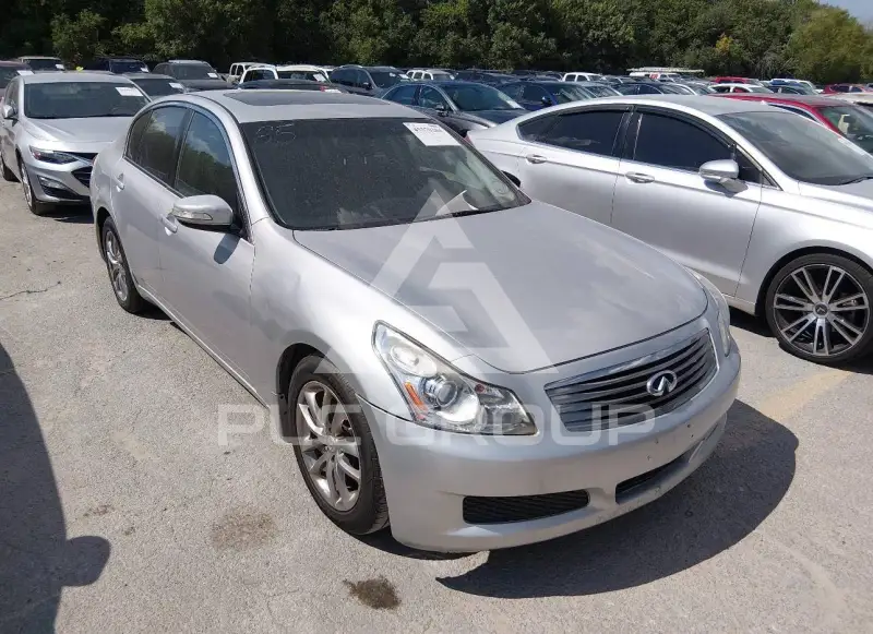 2009 Infinity G37 photo