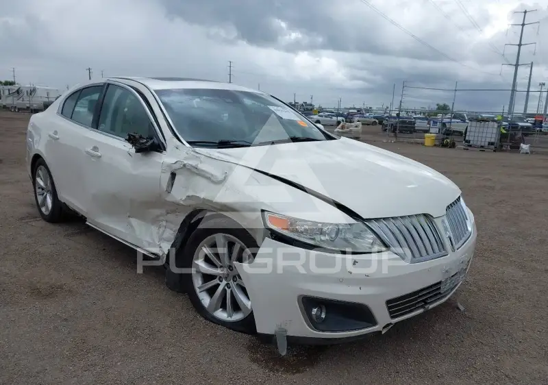 2009 Lincoln MKS photo