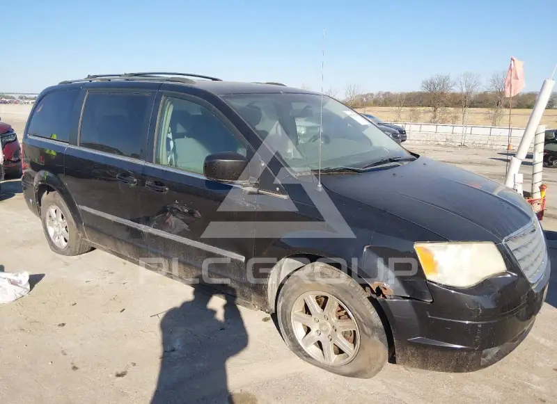 2009 Chrysler TOWN & COUNTRY photo