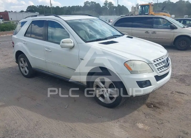 2009 Mercedes Benz ML 320 photo