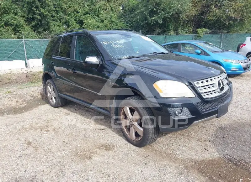 2009 Mercedes Benz ML 350 photo