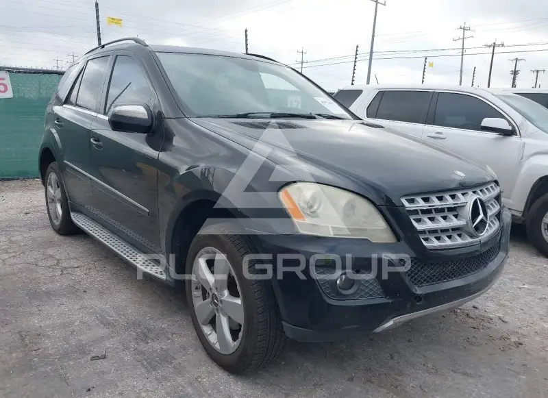2009 Mercedes Benz ML 350 photo