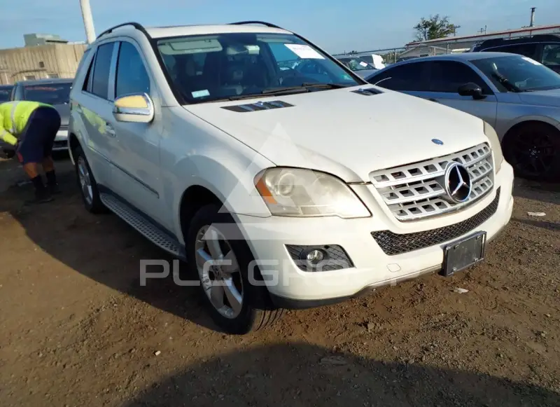 2009 Mercedes Benz ML 350 фото