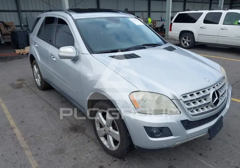 2009 Mercedes Benz ML 350 photo