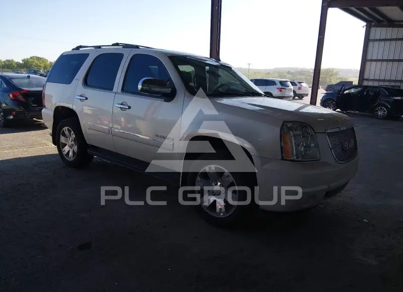 2009 GMC YUKON фото