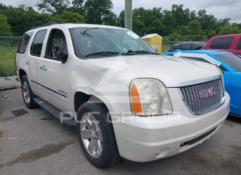 2009 GMC YUKON фото
