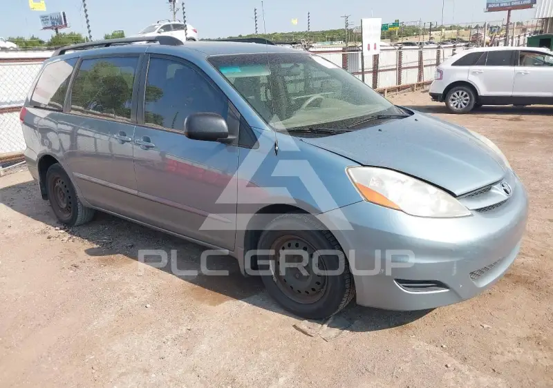 2009 Toyota SIENNA photo