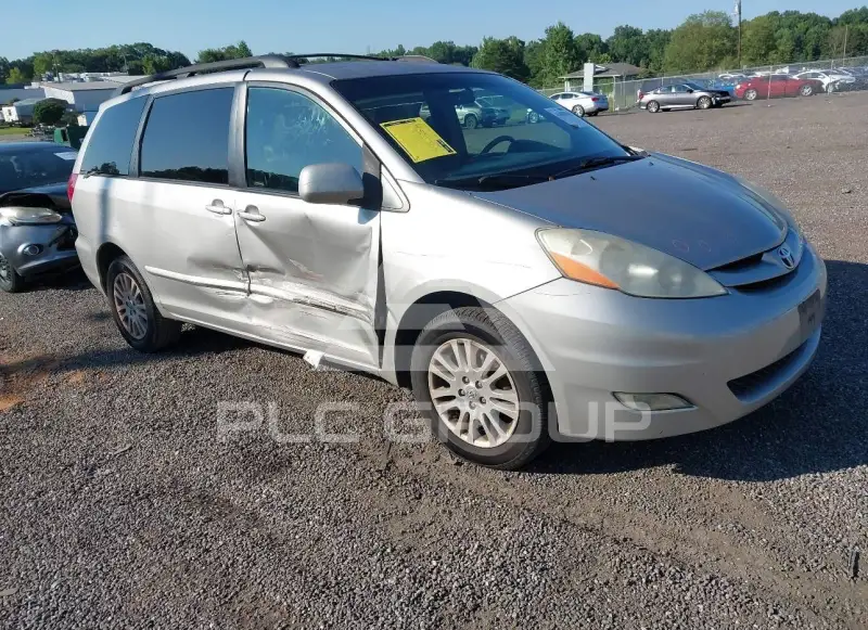 2009 Toyota SIENNA photo