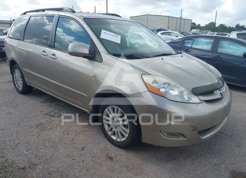 2009 Toyota SIENNA photo