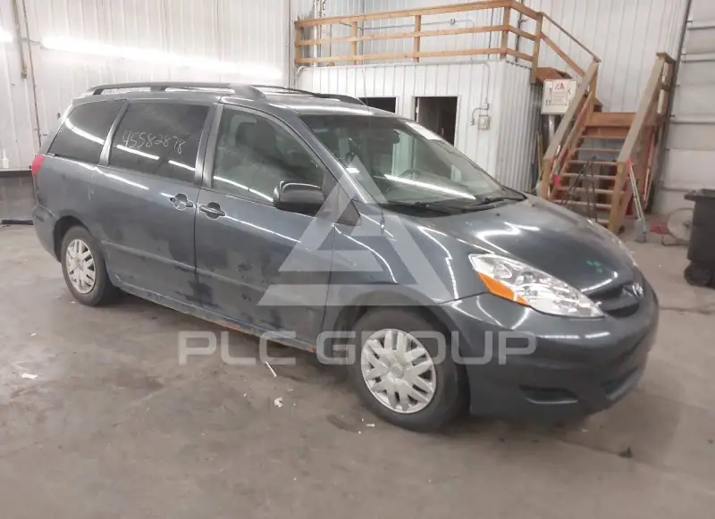 2009 Toyota SIENNA photo