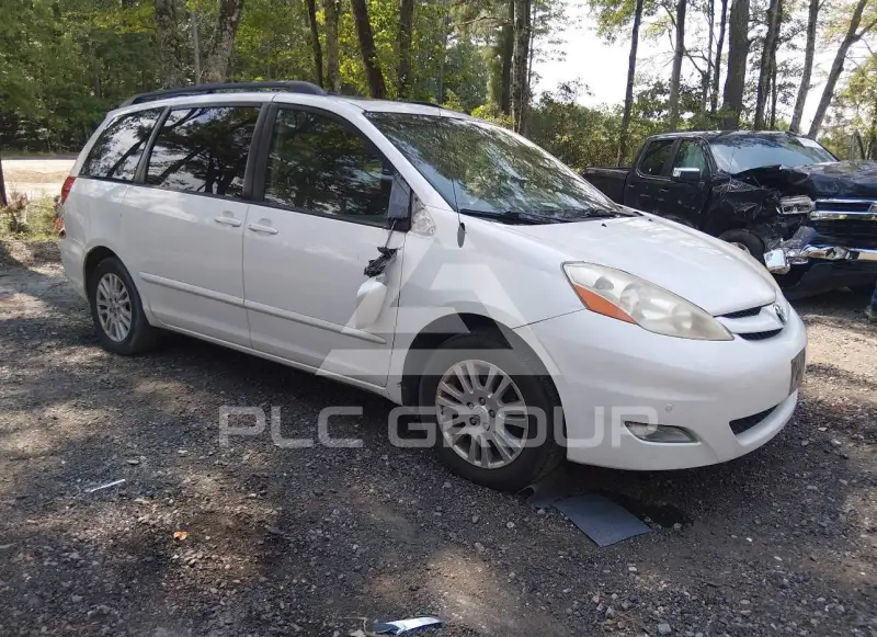 2009 Toyota SIENNA photo