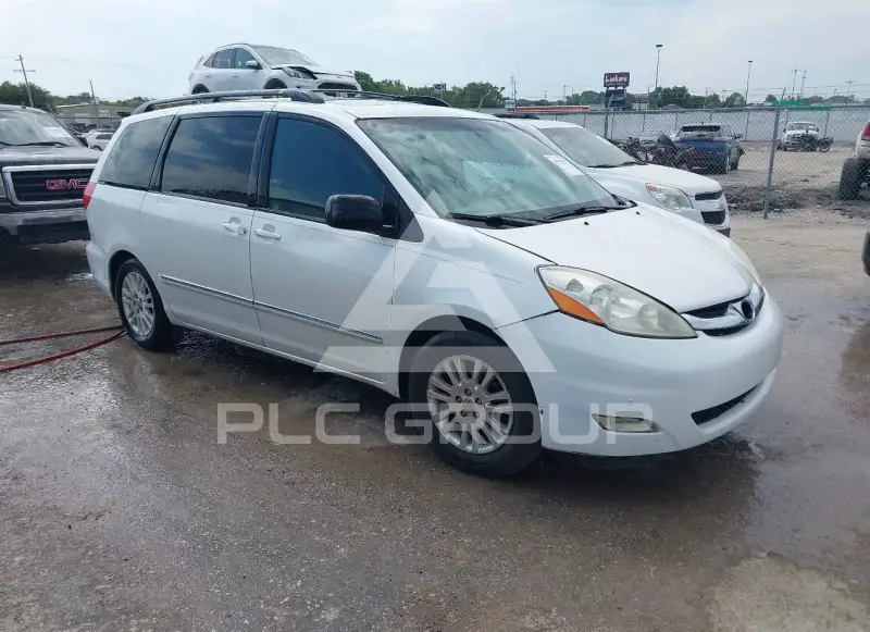 2009 Toyota SIENNA photo