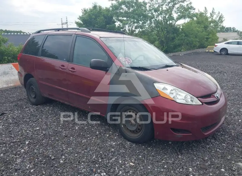 2009 Toyota SIENNA photo