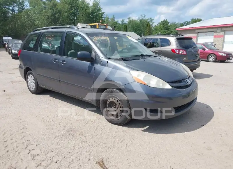 2009 Toyota SIENNA photo