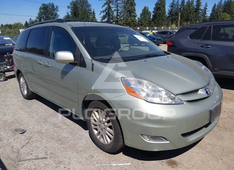 2009 Toyota SIENNA photo