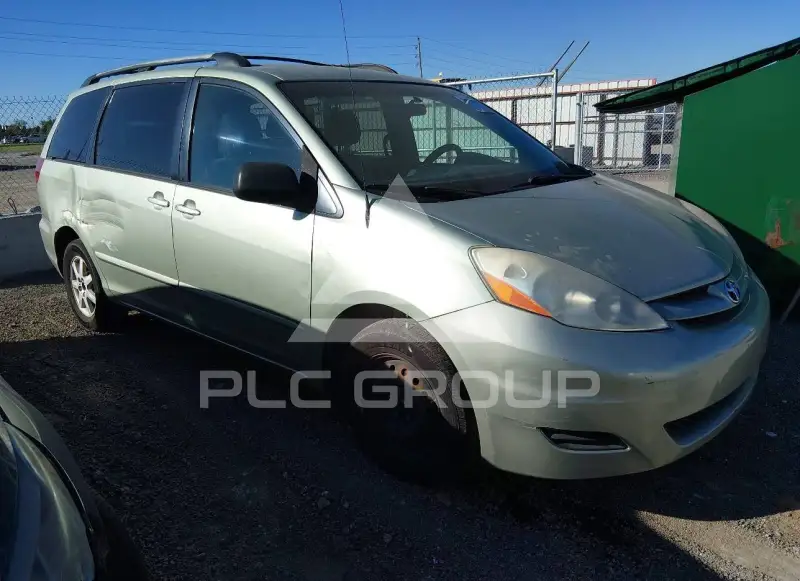 2009 Toyota SIENNA photo
