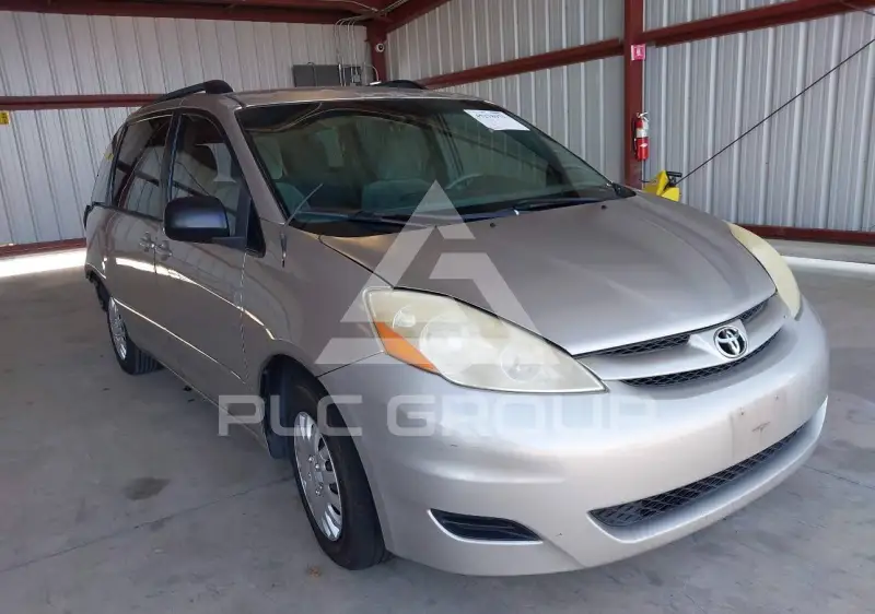2009 Toyota SIENNA photo