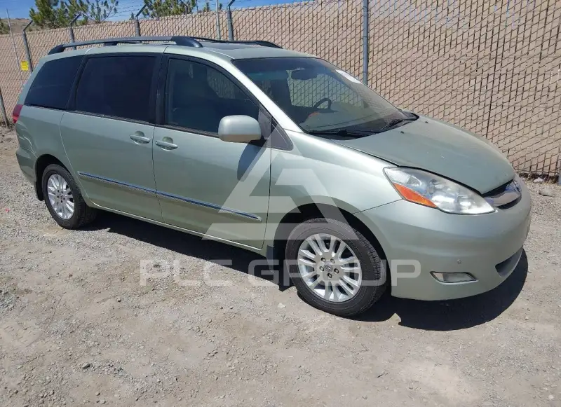 2009 Toyota SIENNA photo