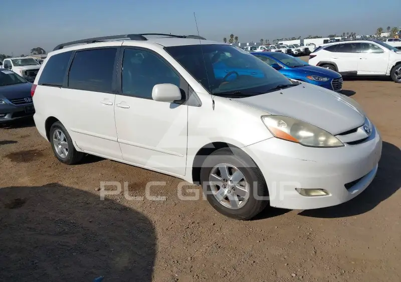 2009 Toyota SIENNA photo