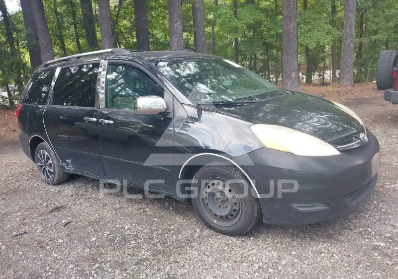2009 Toyota SIENNA photo
