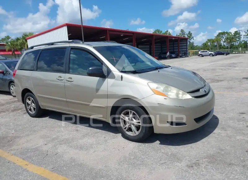 2009 Toyota SIENNA photo