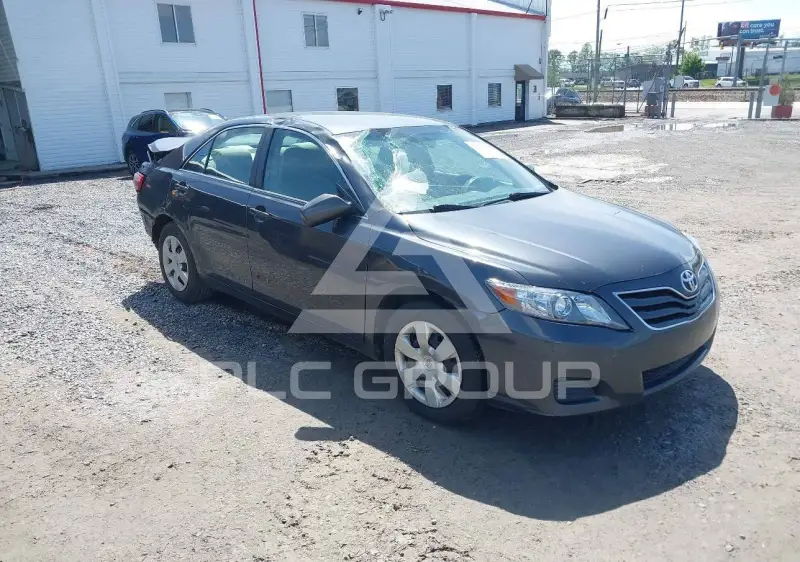 2009 Toyota CAMRY фото