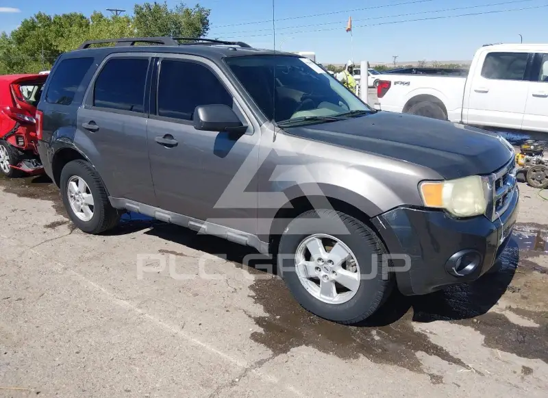 2009 Ford ESCAPE photo