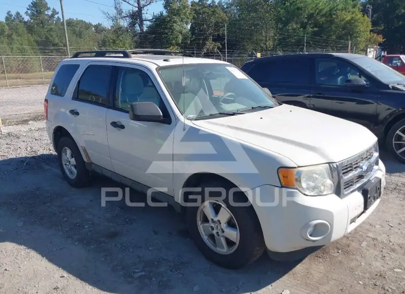 2009 Ford ESCAPE photo