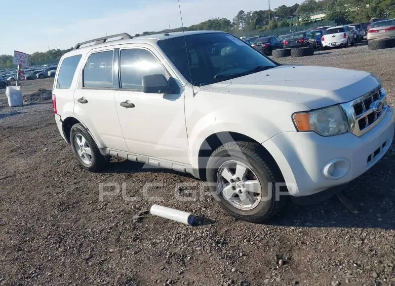 2009 Ford ESCAPE photo