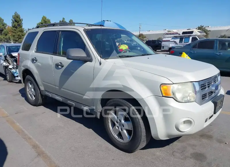 2009 Ford ESCAPE photo