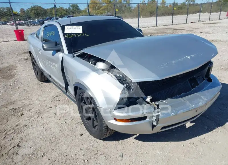 2009 Ford MUSTANG photo