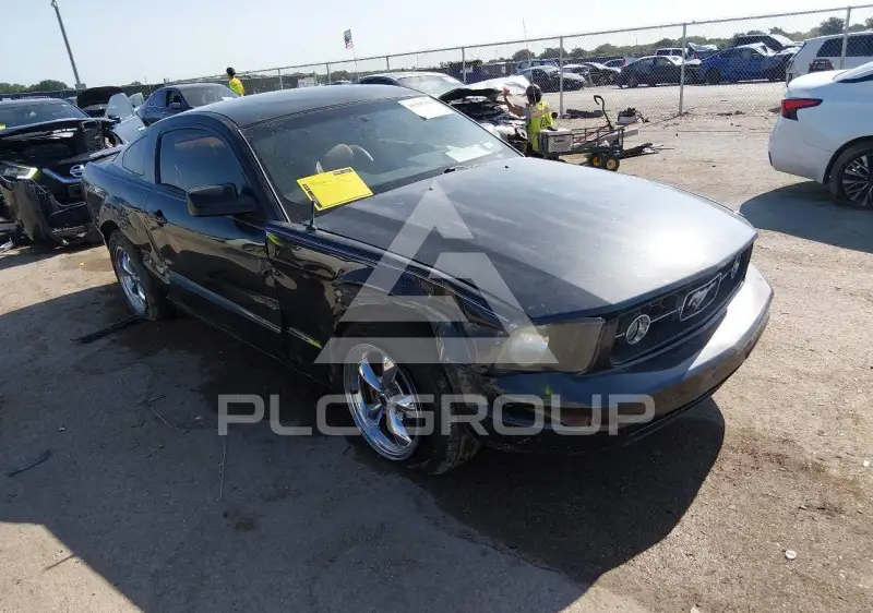 2009 Ford MUSTANG фото