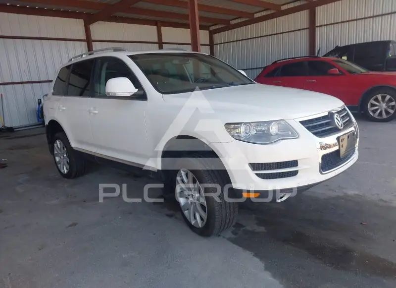 2009 Volkswagen Touareg photo