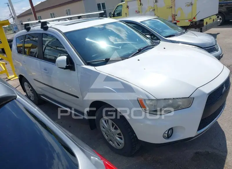 2010 Mitsubishi OUTLANDER photo