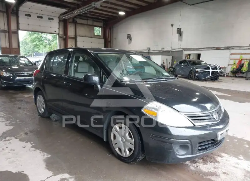 2010 Nissan VERSA photo