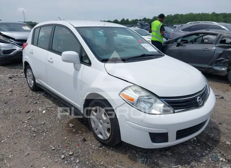 2010 Nissan VERSA фото