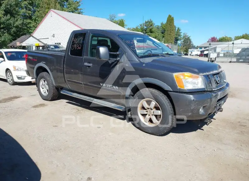 2010 Nissan TITAN фото