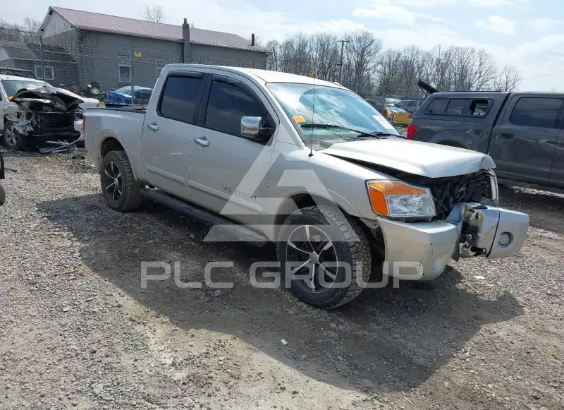 2010 Nissan TITAN фото