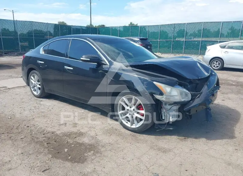 2010 Nissan MAXIMA photo
