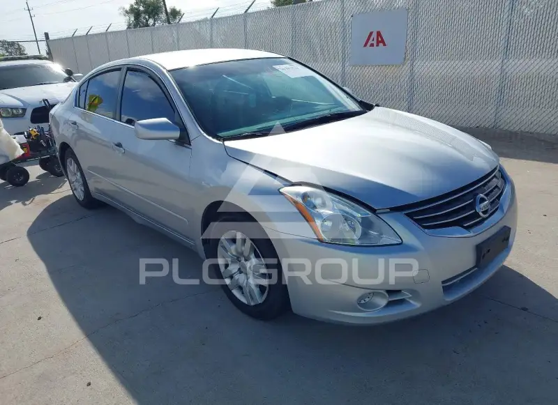 2010 Nissan ALTIMA фото