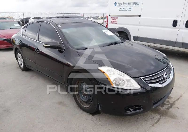 2010 Nissan ALTIMA фото