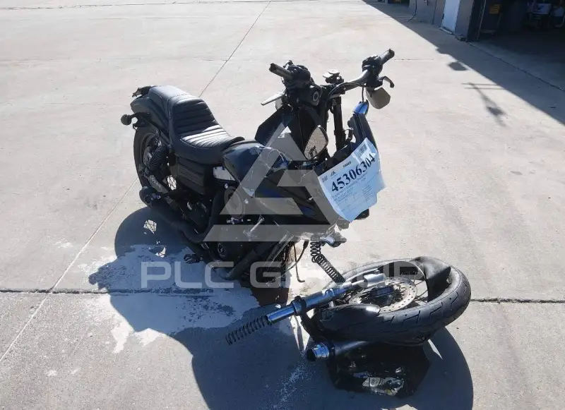 2010 Harley-Davidson FXDB фото