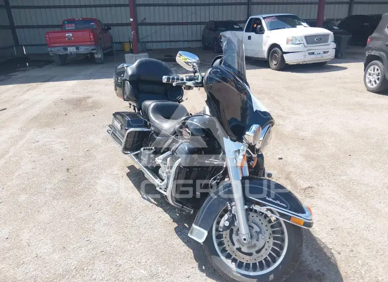 2010 Harley-Davidson FLHTCU фото