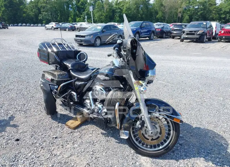 2010 Harley-Davidson FLHTCU фото
