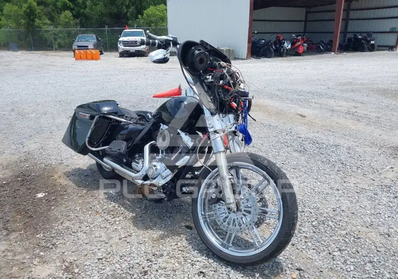 2010 Harley-Davidson FLHTCU photo