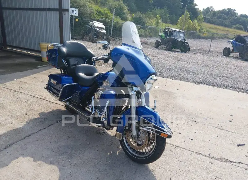 2010 Harley-Davidson FLHTCU фото