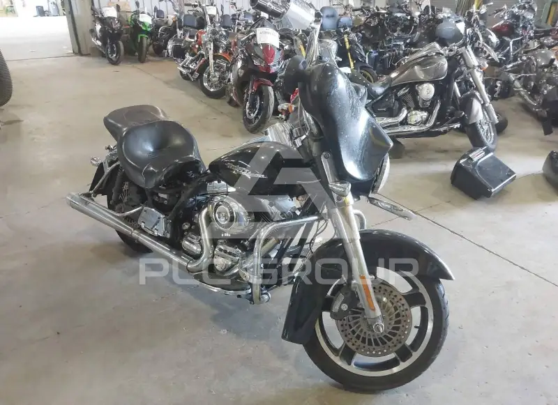 2010 Harley-Davidson FLHX фото