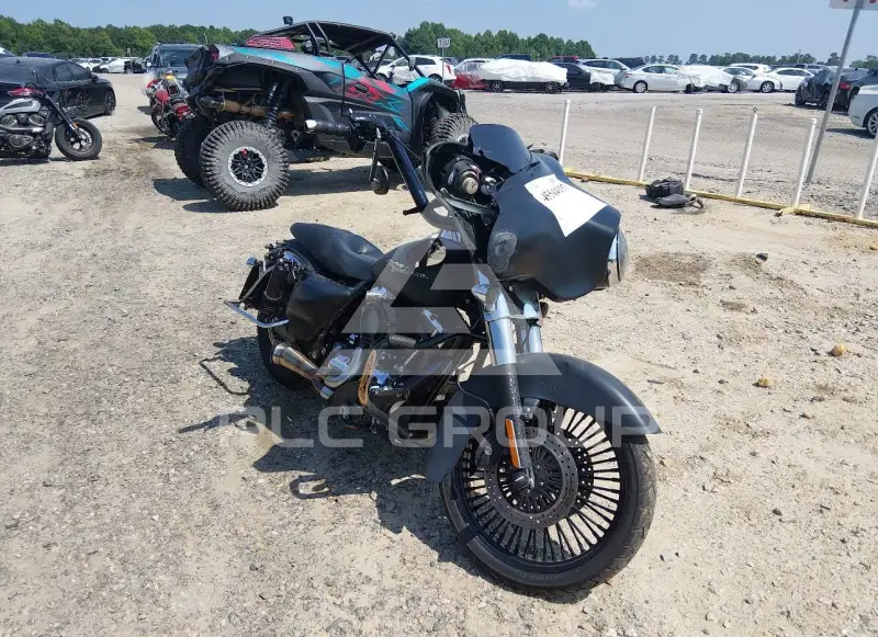 2010 Harley-Davidson FLHX photo