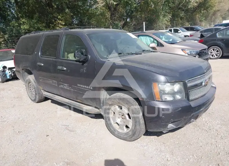 2010 Chevrolet Suburan photo