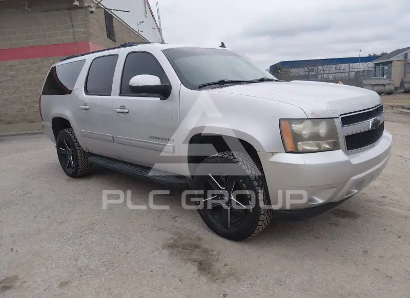 2010 Chevrolet Suburan photo